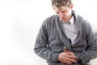 La douleur dans le bas de l'abdomen chez un homme souffrant de prostatite