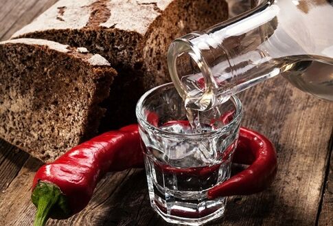 Les boissons alcoolisées, les épices, les aliments épicés peuvent aggraver la prostatite